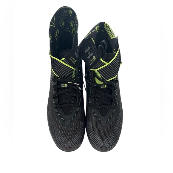 NEW Under Armour Men's Highlight Football Cleats - Picture 3 of 14